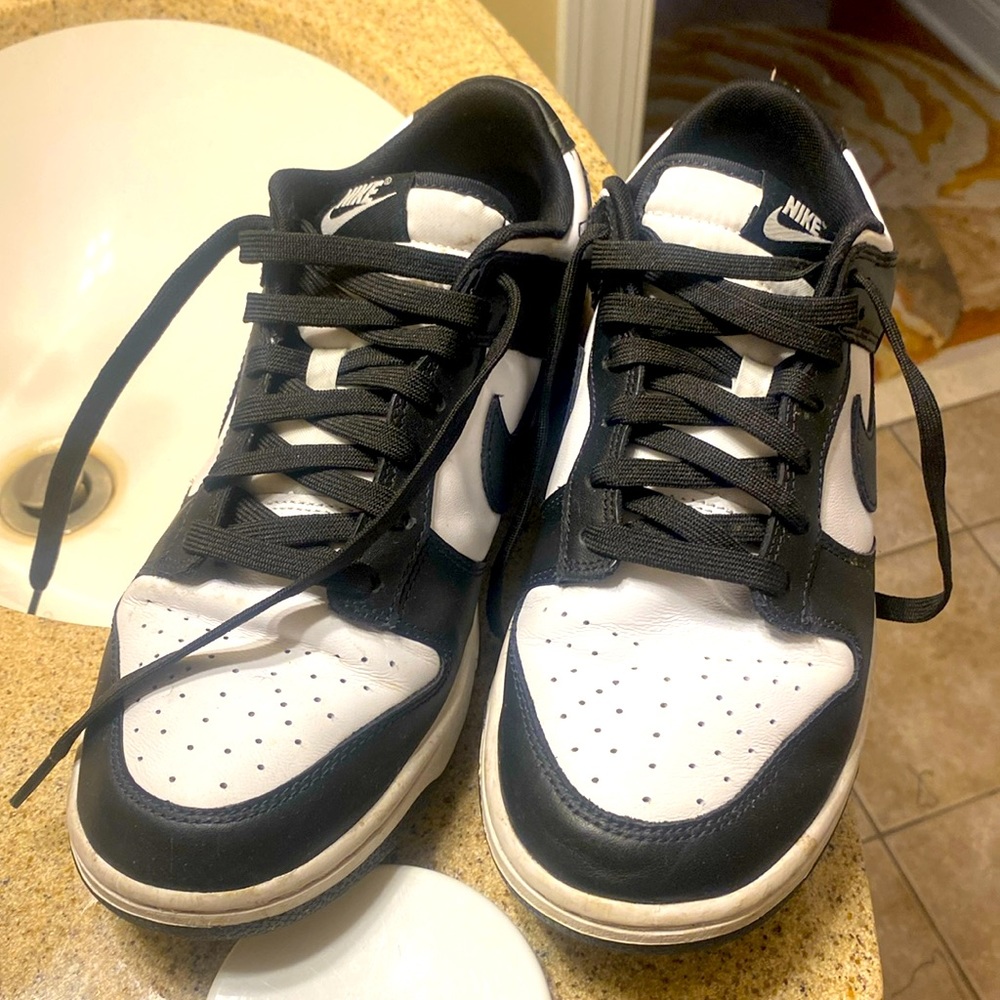 Nike dunks 10.5 White and black